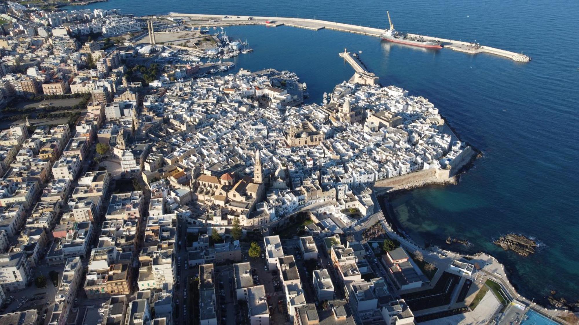 Archi Barbacana مونوبولي المظهر الخارجي الصورة