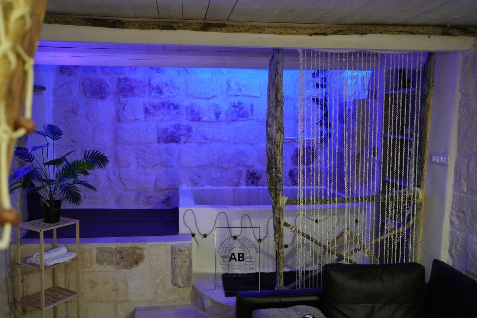 Archi Barbacana مونوبولي المظهر الخارجي الصورة